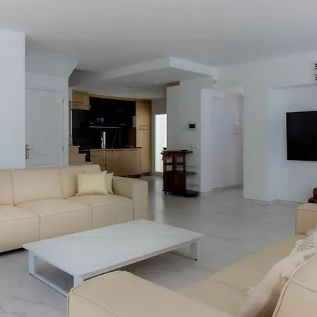 Villa Fantastic In Puerto Banus With Private Pool