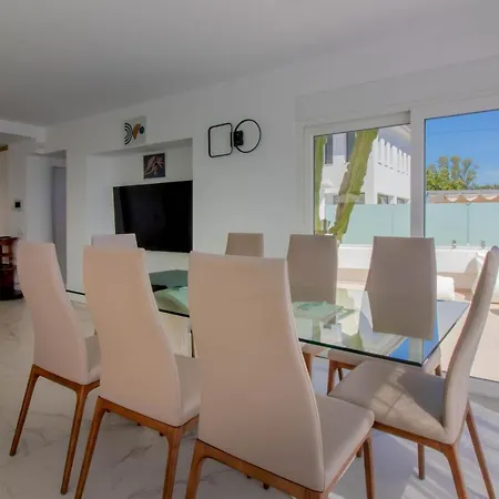 Villa Fantastic In Puerto Banus With Private Pool