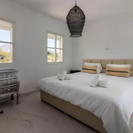Villa Fantastic In Puerto Banus With Private Pool Marbella